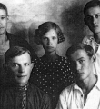 1936 или 1937 г. Владимир Калачев – в верхнем ряду крайний справа