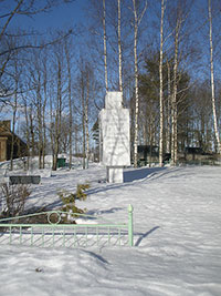 Памятник воинам-землякам, погибшим в годы Великой Отечественной  войны, с. Чаромское.