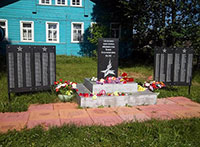 Памятник воинам-землякам, воевавшим на фронтах Великой Отечественной войны, д. Елисеевская.