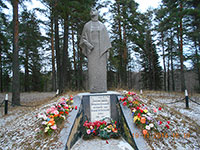Памятник «Скорбящая мать», д. Куколовская.