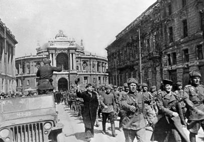 День освобождения Одессы от  Румынско-немецких войск.В этот день в 1944 году войска Малиновского освободили  Одессу от фашистов